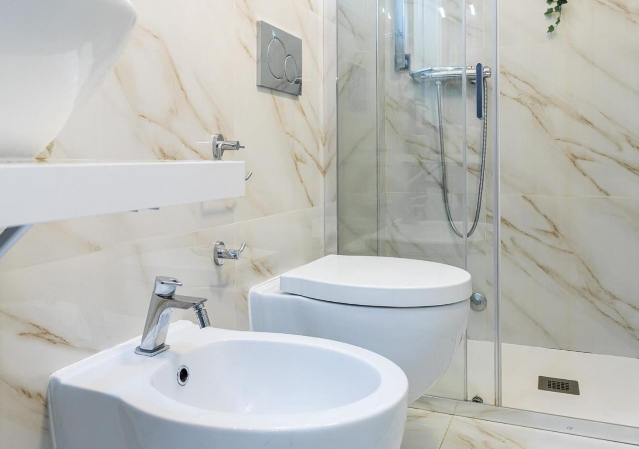Elegant Suite - In Centro Portanuova Turin Exterior foto